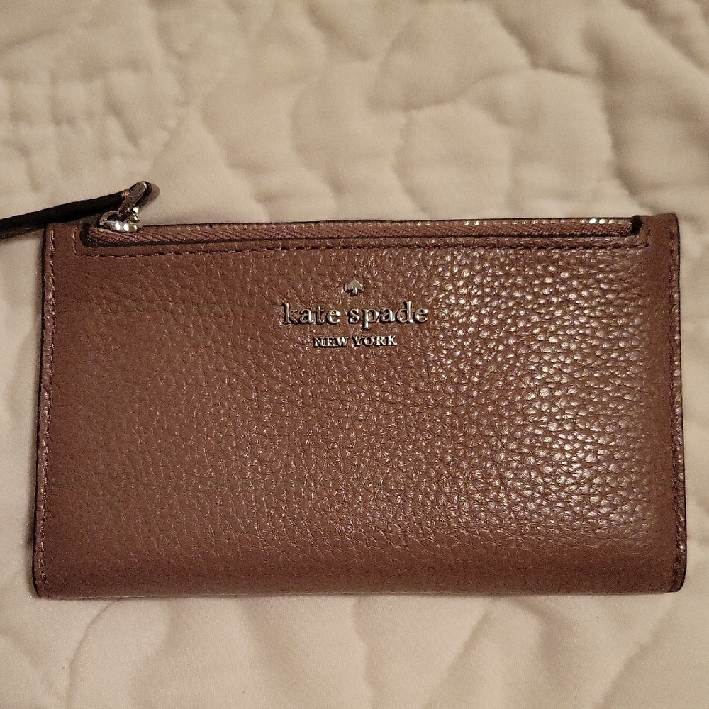 Kate Spade Jackson Small Slim Bifold Wallet Like New